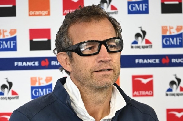 Qui est l’actuel sélectionneur de l’équipe de France de Rugby ?
