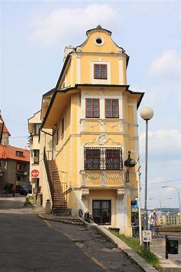 Vieš ako sa nazýva jeden z najužších domov v Európe, ktorý sa nachádza v Bratislave?
