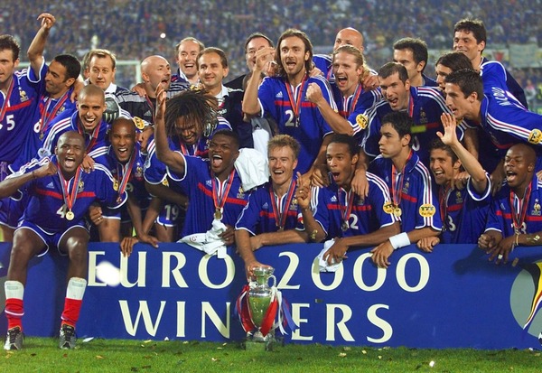 Qui sont les deux buteurs français lors de la finale de l'Euro 2000 ?