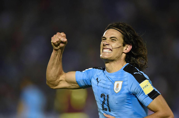 Avec la sélection uruguayenne, il participe au Mondial 2018 dans lequel il inscrira...