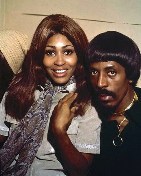 En 1970, Ike et Tina Turner connaissent le succès en reprenant "Proud Mary" du groupe :