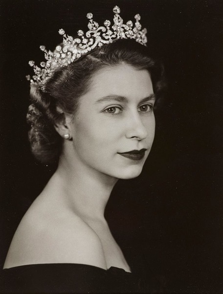 Quel âge avait-elle quand elle monta sur le trône du Royaume-Uni ?