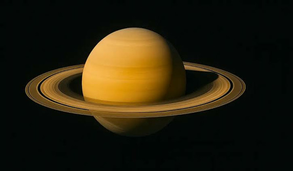 Saturne est la plus grosse planète du Système Solaire.