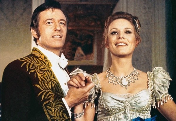 La demoiselle d'Avignon est un feuilleton télévisé de...épisode de 52 minutes créé en 1972.