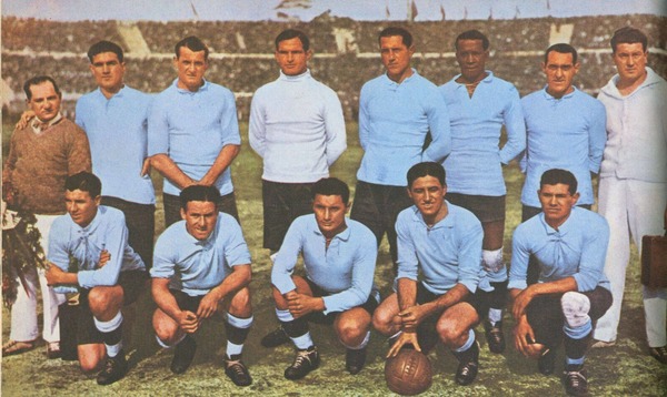 Quel était l'adversaire de l'Uruguay lors de la finale de la première Coupe du Monde de l'Histoire en 1930 ?