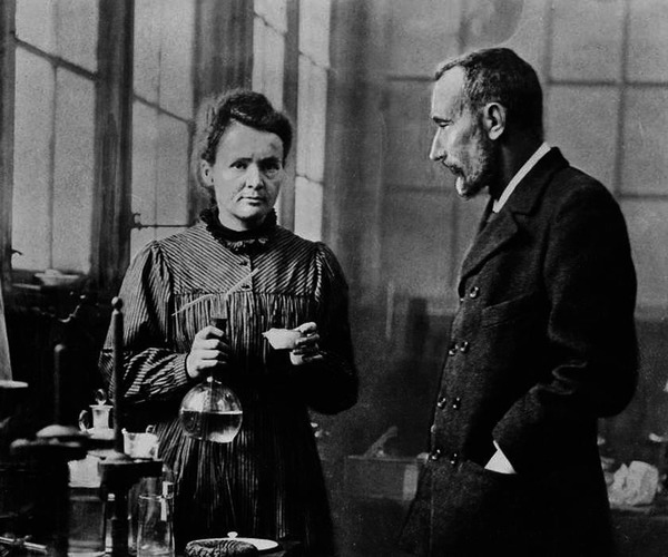 Après le prix Nobel de physique en 1903, neuf ans plus tard, Marie Curie reçoit le prix Nobel de…