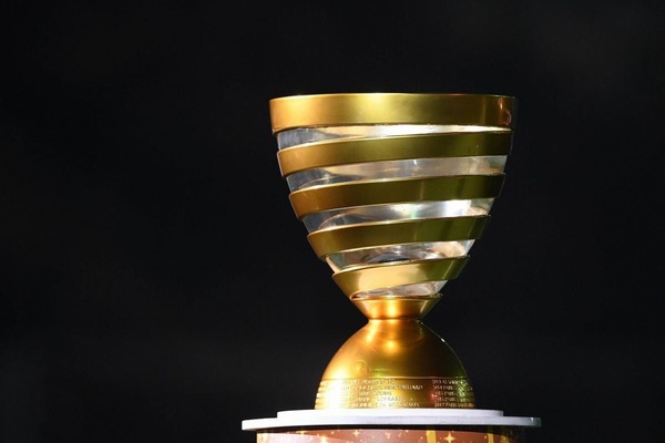 Qu'est-ce que remportait le Vainqueur de la Coupe de la Ligue ?