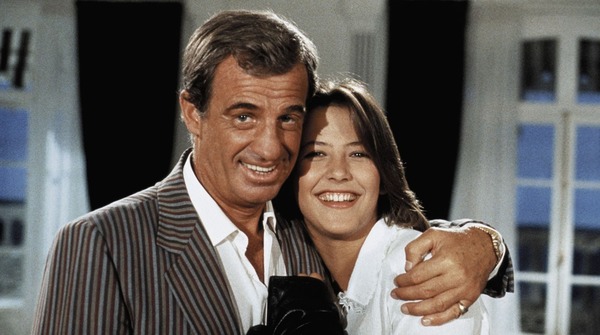 Toujours en 1984, aux côtés de Jean-Paul Belmondo elle tient le rôle de Julie dans :