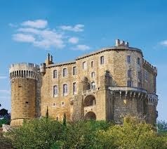 Dans quel département se trouve le château de Suze-la-Rousse ?