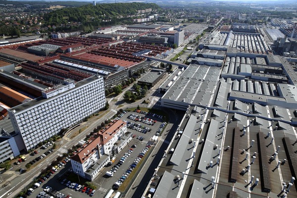 Sochaux abrite les usines d'une célèbre marque. Laquelle ?