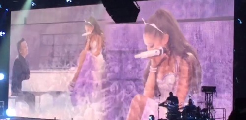 Ariana a pleuré sur scène lors de My everything Tour car..