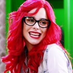 Why Violetta is pretending to be Roxy?