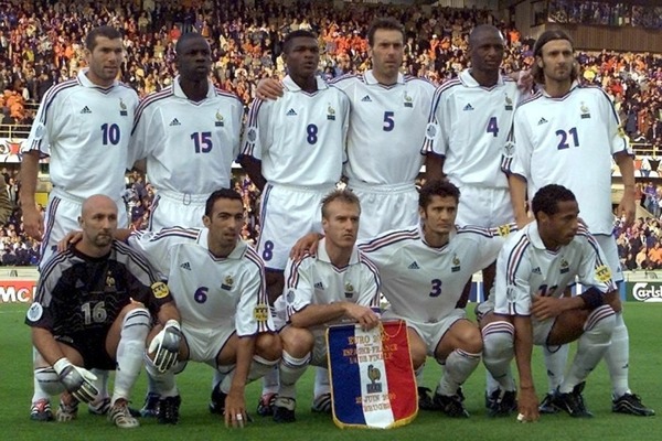 Lors de l'Euro 2000, les français ont remporté les 3 matchs du Groupe D.