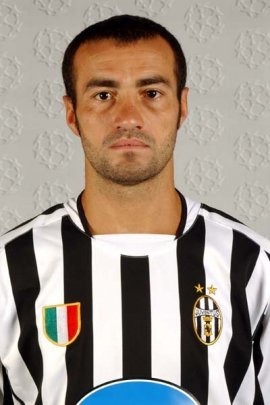 Qui est ce défenseur qui a passé près de 10 ans à la Juventus Turin ?