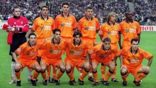 En 2000, contre quelle équipe le Valence CF a-t-il perdu la finale de la Champions League ?