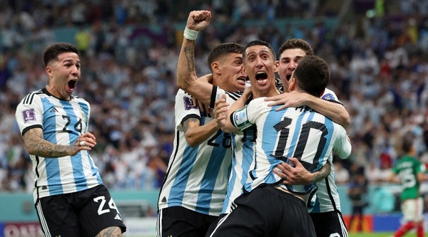 Quel Argentin double la mise à la 36e minute ?