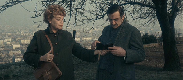 Quel est ce film de Jean-Pierre Melville qui réunit, entre autres, Simone Signoret et Lino Ventura ?