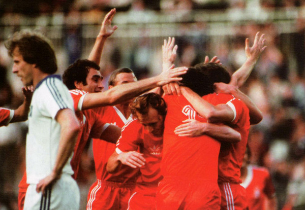 En 1977, Liverpool est vainqueur de...