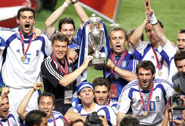 La Grèce remporte le Championnat d'Europe des Nations pour la ...