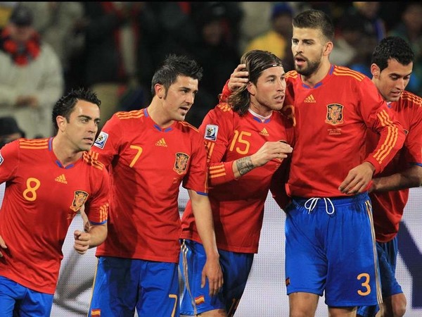 2 ans plus tard, quel joueur espagnol ne figure pas dans l'effectif pour le Mondial 2010 ?