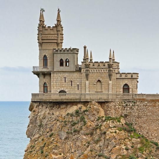 On le trouve en Crimée, c'est le Château du...