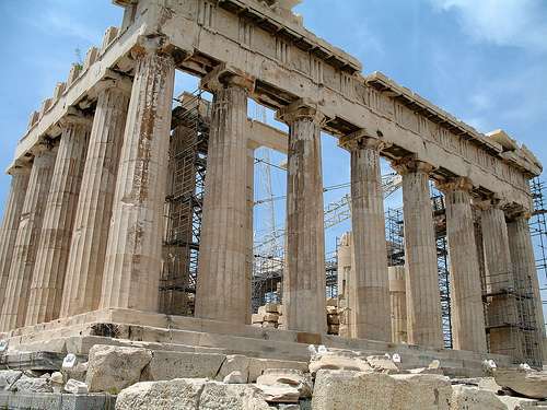 Combien de dieux principaux retrouve-t-on au sein du Panthéon Grec ?