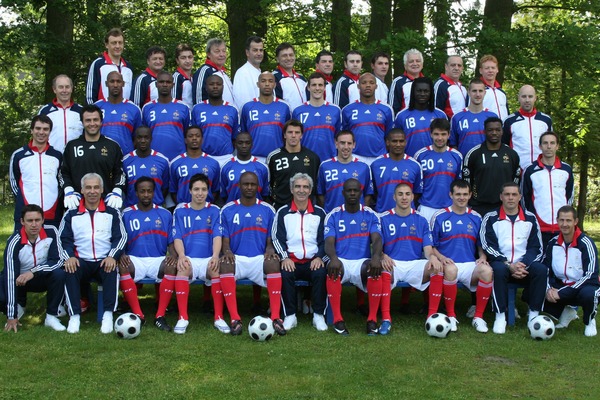 Lors de l'Euro 2012, qui n'accompagne pas les Bleus dans le Groupe D ?