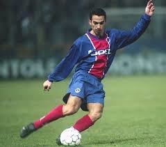 De 1989-90 à 1999-00 quel joueur du PSG fut meilleur buteur de division 1 lors de son passage au club ?