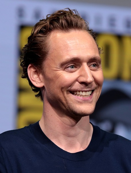 Quel acteur joue le Dieu des farces, Loki ?