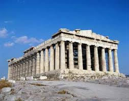 Comment se nomme le temple dédié à Athéna sur la colline à Athènes ?