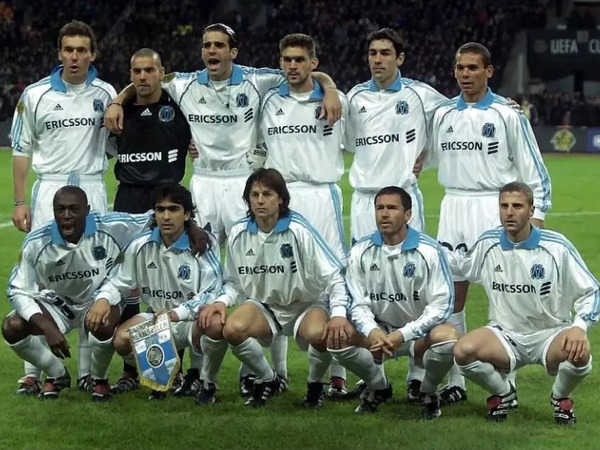 Avec l'OM, il perd la finale de la Coupe UEFA contre...