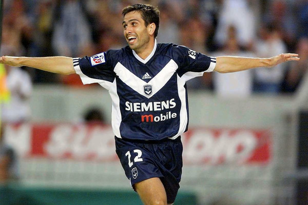À l'été 2000 lorsqu'il rejoint les Girondins, quel club Pauleta vient-il de quitter ?