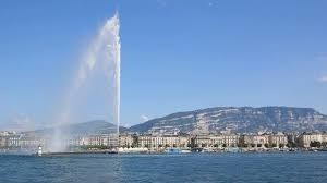 Quelle ville suisse est connue pour son jet d'eau (de 140 mètres de hauteur) ?