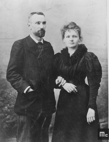 Qu'on découvert Pierre et Marie Curie en travaillant sur leur passion commune ?