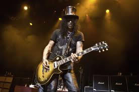 Comment s'appelle le guitariste soliste mythique de Guns N' Roses ?