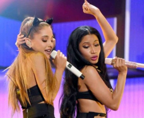 Qual foi o último ft feito por Ariana Grande Nicki Minaj ?