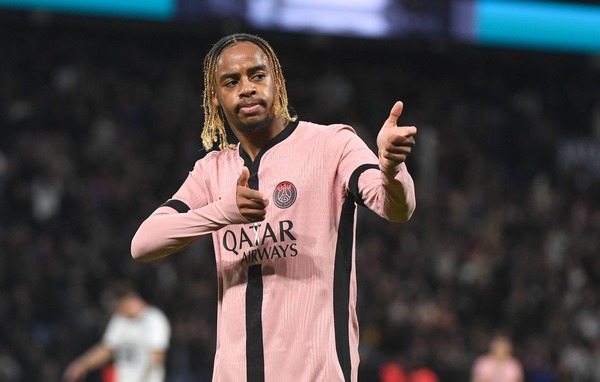 Nouvelle vedette du football français, où Bradley Barcola évoluait-il avant de rejoindre le PSG en 2023 ?