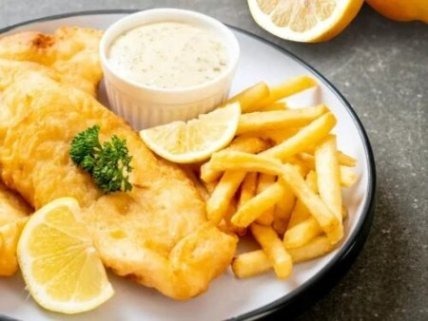 Avec quel poisson le célèbre "fish 'n' chips" anglais est-il généralement préparé ?