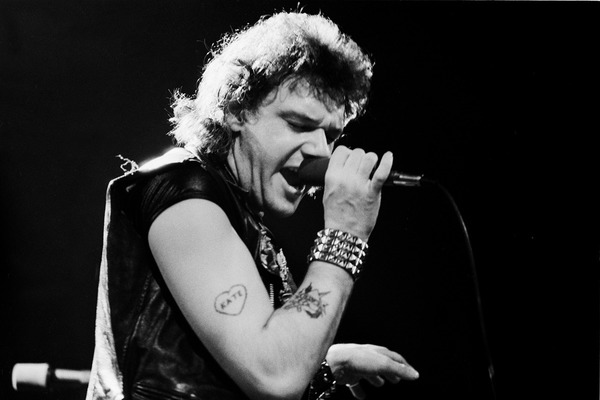 A quelle date le premier chanteur du groupe Iron Maiden, Paul Di'Anno, est-il décédé ?