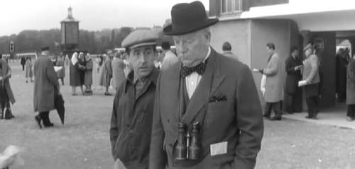Dans le film " Le Gentleman d'Epsom ", il incarne le rôle Gaspard Ripeux. Quelle est sa profession ?