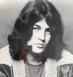 Cela fait plus de 50 ans qu'il est le chanteur du groupe de rock "Deep Purple" dont le 23° album date de juillet 2024