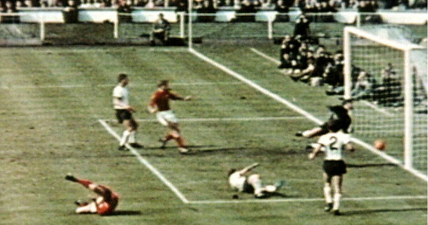 Le 30 juillet, qui remporte la finale de la Coupe du Monde de Football ?