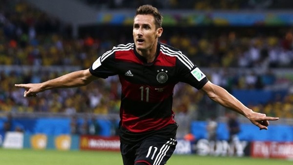 Dans cette rencontre, en inscrivant le second but allemand, Miroslav Klose est devenu le meilleur buteur de l'Histoire de la Coupe du Monde avec ...