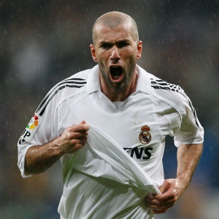Quel numéro Zinédine Zidane avait-il l'habitude de porter lors de son passage au Real Madrid ?