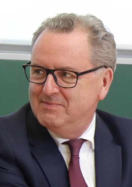 Le 8 mars, il est nommé Président du Conseil constitutionnel, c'est ?