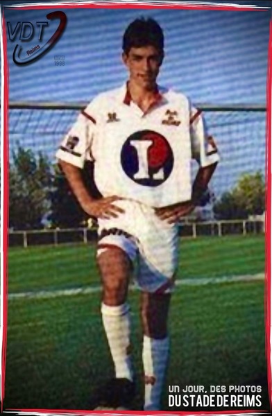 Lors de la saison 91/92, il fait ses débuts en sénior avec le Stade de Reims qui évolue alors en ......