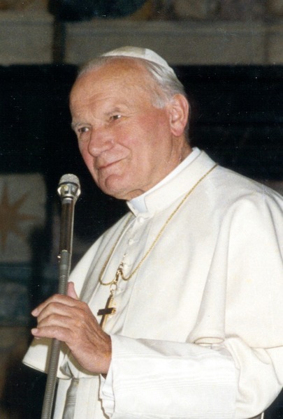 2005 : Quel âge avait le Pape Jean-Paul II le jour de son décès le 2 avril ?