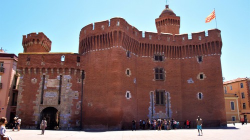 Emblème de la ville de Perpignan est l'ancienne porte principale de l'enceinte de Perpignan
