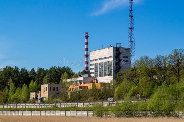 Quelle est la première centrale nucléaire civile dans le monde ?
