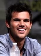 Taylor Lautner joue dans quel film de vampires et de loups garous ?